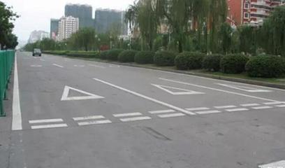 認不清這幾種減速的路面標線,給你100分也不夠扣!