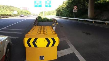 破解長(zhǎng)益高速擁堵難題 聚焦交通安全設(shè)施優(yōu)化，暢通區(qū)域發(fā)展動(dòng)脈